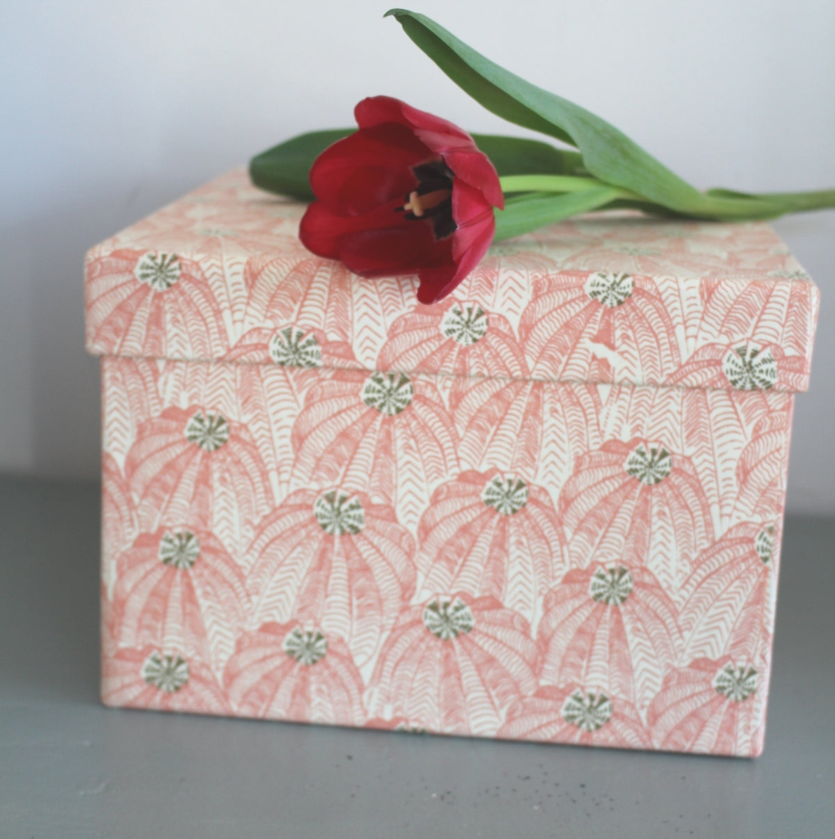 Sheila old rose small box