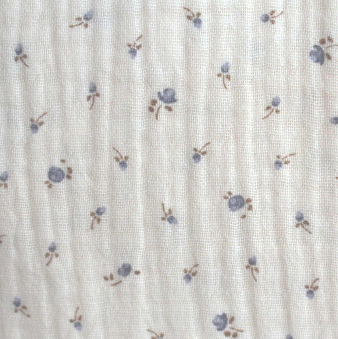 cream blue Petites Fleurs muslin